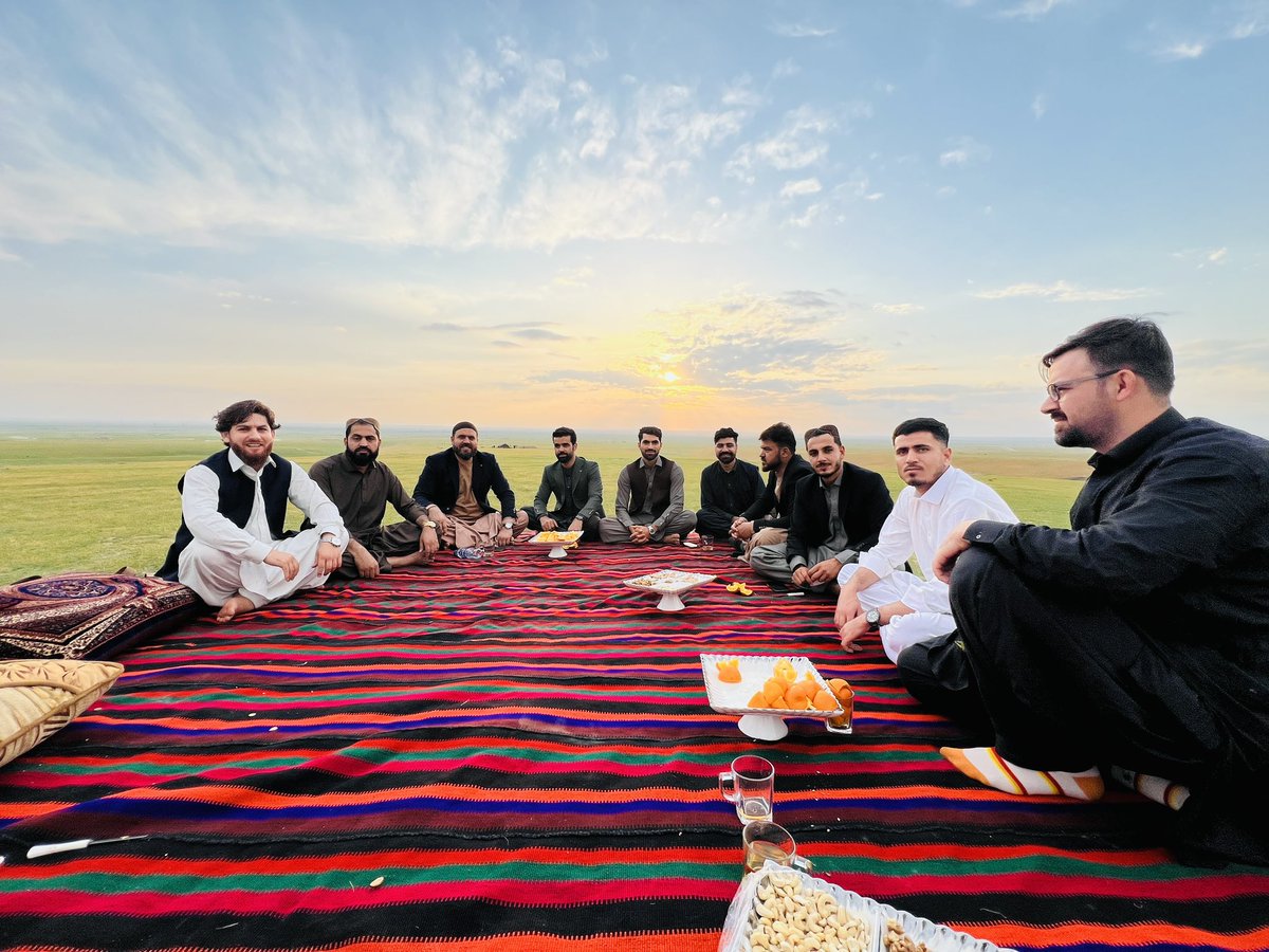 Ahmadziast's tweet photo. ❤️افغانستان ښکلی دی❤️

وطن مې د زیاتو‌ ښکلاوو سره سره، ډېر مینه ناک او مېلمه پال خلک لري.

مننه مشرانو او‌ ملگرو! https://t.co/4x6dCldAmw