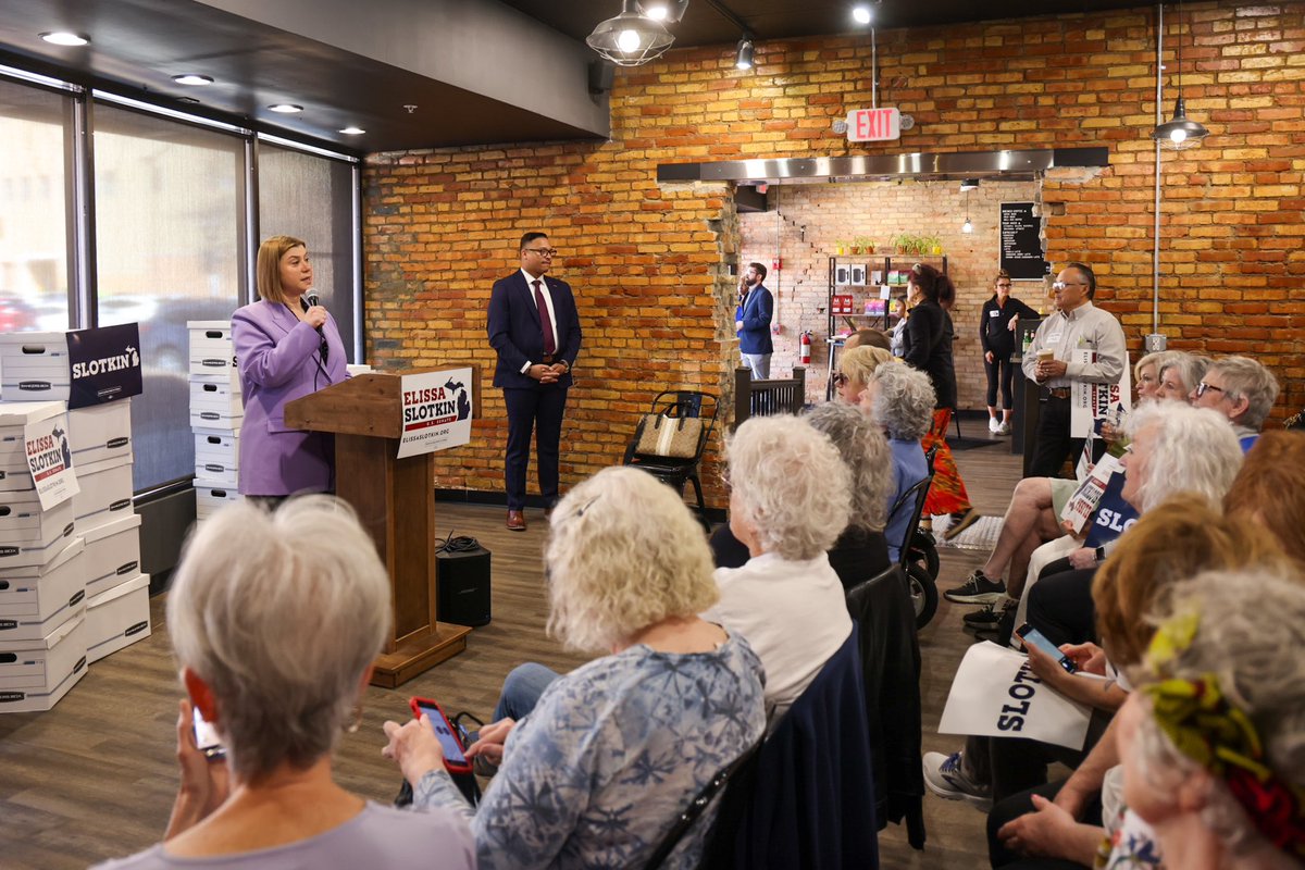 Collecting 30,000 signatures takes a ton of grit from a whole lot of volunteers (and a little bit of elbow grease to get them to the office). Thrilled to share that today, we turned in the maximum number of signatures you’re allowed to submit (double the required 15,000 needed