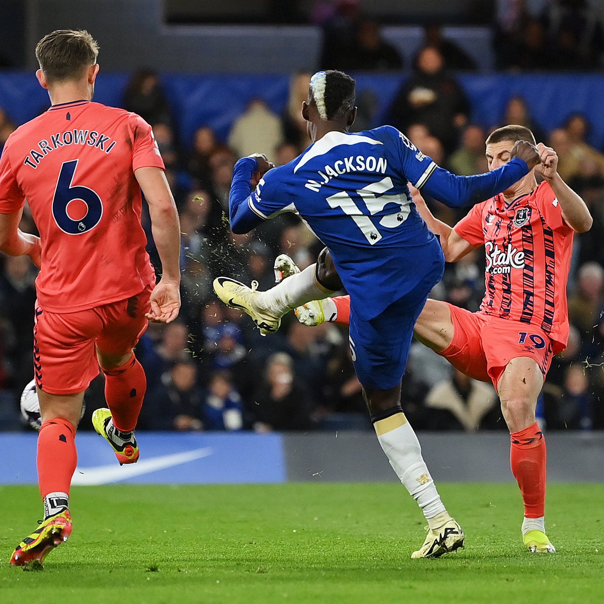 The touch. The turn. The finish. 

Nicolas Jackson makes it FOUR 😮‍💨