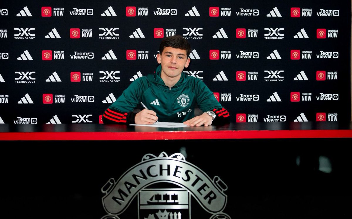 ✍️ Congratulations to @Shealacey10 who has signed his first professional contract with @ManUtd. Well deserved, Shea! 📝👏🔴

#triplessports #mufc #manutd