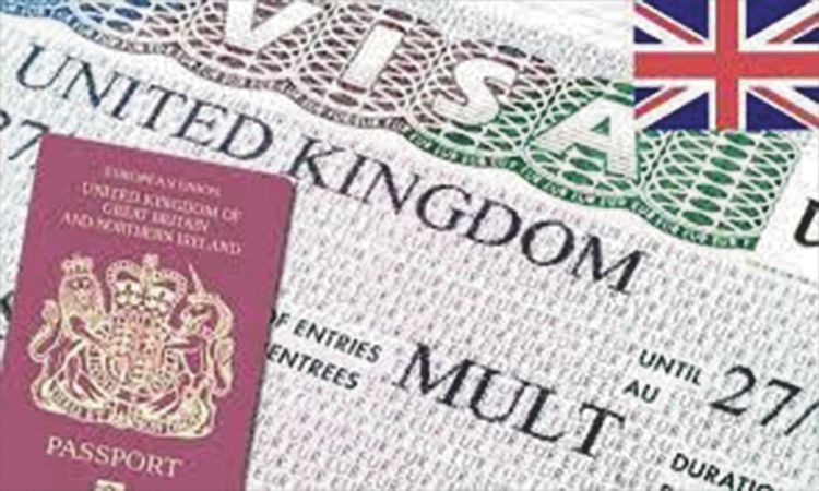 Birleşik Krallık aile vizesi sıkılaştırılırken, net göç paketi de yürürlüğe girdi Yasal göçü azaltmaya yönelik paketin son tedbirinin de yürürlüğe girmesiyle, Birleşik Krallık’a aile getirmek için gereken gelir arttı. olaygazete.co.uk/ingiltere-gund…