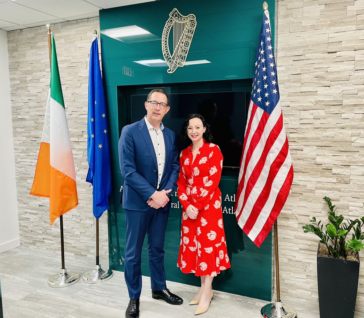 It was a pleasure to sit down with Conor Healy, CEO of @CorkChamber, over a cup of Barry’s tea to discuss the opportunity for Cork business in the US Southeast. Fáilte agus fiche! @GatewayToEurope