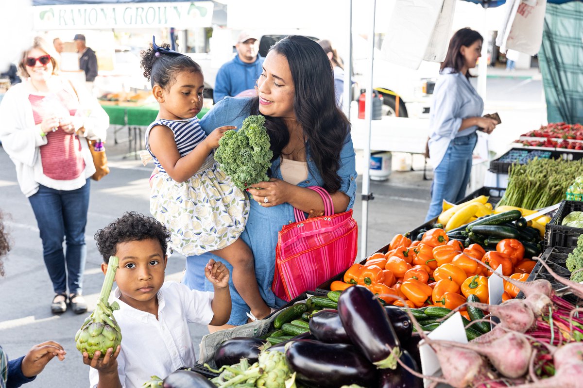 Over 38,000 #WIC participants in 21 states share their perspectives in new @UCnpi @ucanr @NatWICAssoc @Pepperdine report: high satisfaction with hybrid services & WIC staff. Their #1 reason for WIC participation? Fruits & vegetables! Learn more: thewichub.org/2023-multi-sta…