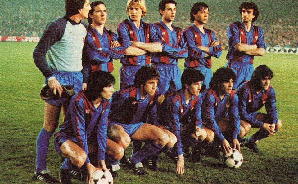#FCBarcelona 1982/83.

Urruticoechea, Sánchez, Schuster, Julio Alberto, Gerardo, Alesanco.
Carrasco, Víctor, Pichi Alonso, Maradona y Marcos.