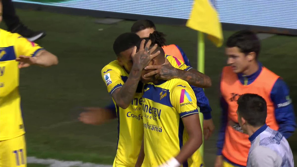 Noslin equalizes! 2 goals in four minutes for @HellasVeronaFC 🫨 #AtalantaVerona