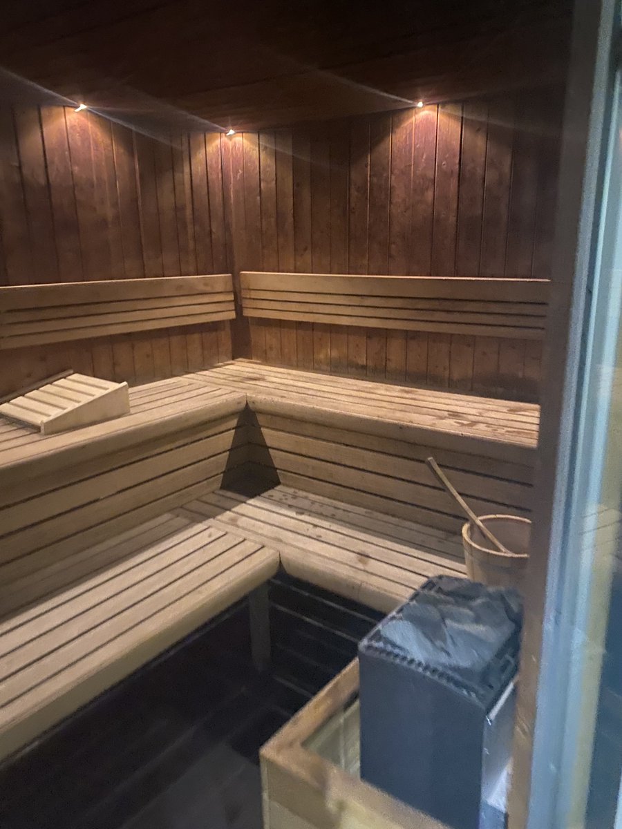 Study found 3 sauna sessions per week ± 20 min: 63% decrease in sudden cardiac death 50% less cardiovascular death 48% reduction coronary heart disease events 40% decrease in all cause mortality