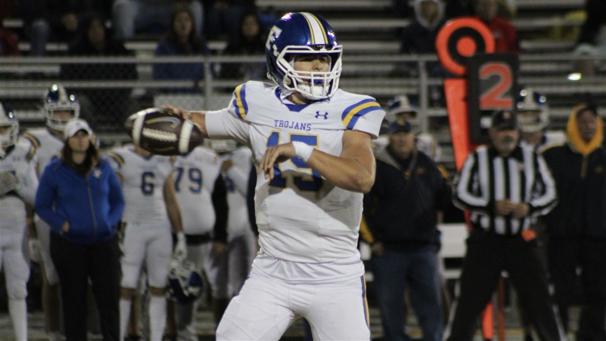 Findlay (Ohio) Top247 QB Ryan Montgomery will announce his decision on Wednesday. 247Sports will carry the announcement on our YouTube channel. 247sports.com/article/ryan-m…
