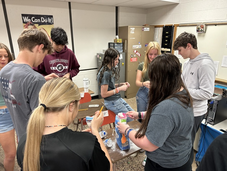 Rockridge300's tweet photo. Just in time for state testing! This morning, the Rockridge Gray Matters Chapter made stress balls for self-care. They even made a few extras for their teachers. ❤️ https://t.co/aDKcrHDXyQ