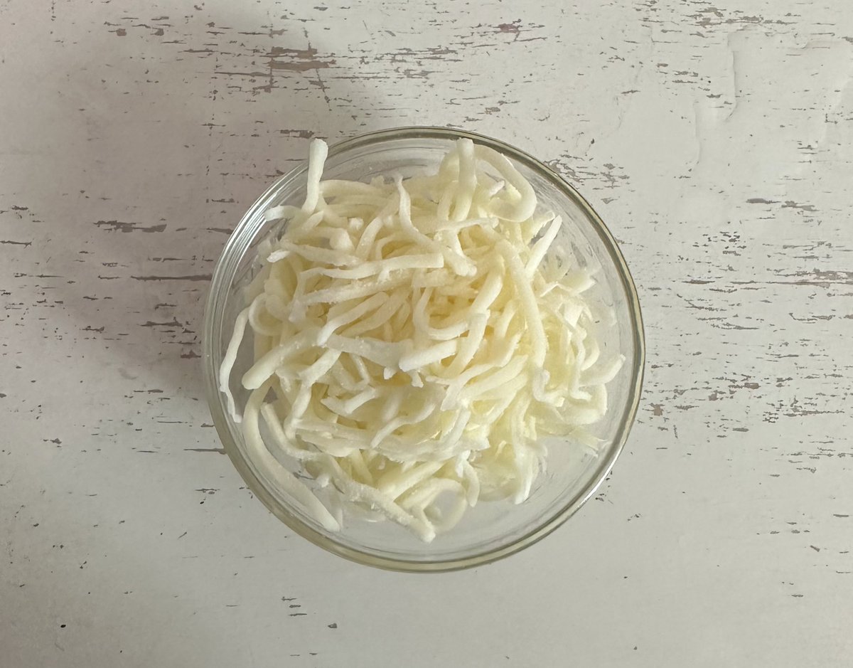 strgrlies's tweet photo. my girl dinner (mini cup of shredded cheese) https://t.co/i5QI5RmTq6