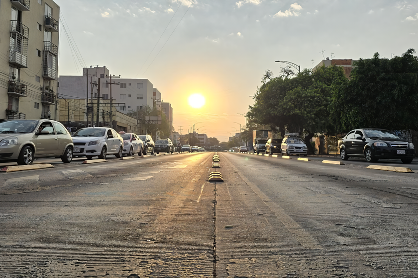 XatakaLATAM's tweet photo. CDMX rompe récord de temperatura: nunca se había registrado tanto calor como este 15 de abril https://t.co/ukGY72P3JU https://t.co/CdRpbKEBAx