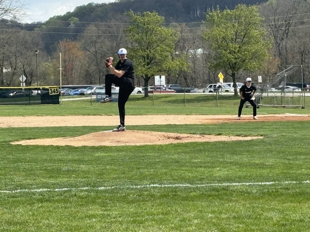 @WCCCBaseball split today’s doubleheader with CCBC Essex… falling in game 1 7-4, and winning game 2 4-1. Westmoreland hosts CCAC tomorrow afternoon at 4:30pm. @ConnectWCCC @StudentLifeWCCC @BillBeckner @WestmorelandSN @westernpasports
