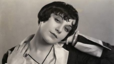 Actress Fifi D'Orsay was #BornOnThisDay April 16, 1904. Began in the late 1920s in #vaudeville & then on to films & later TV & back to Bway in Follies (age 67). 'The French Bombshell', a French-Canadian never ventured outside of the USA. Passed in 1983 (age 79) from #cancer #RIP