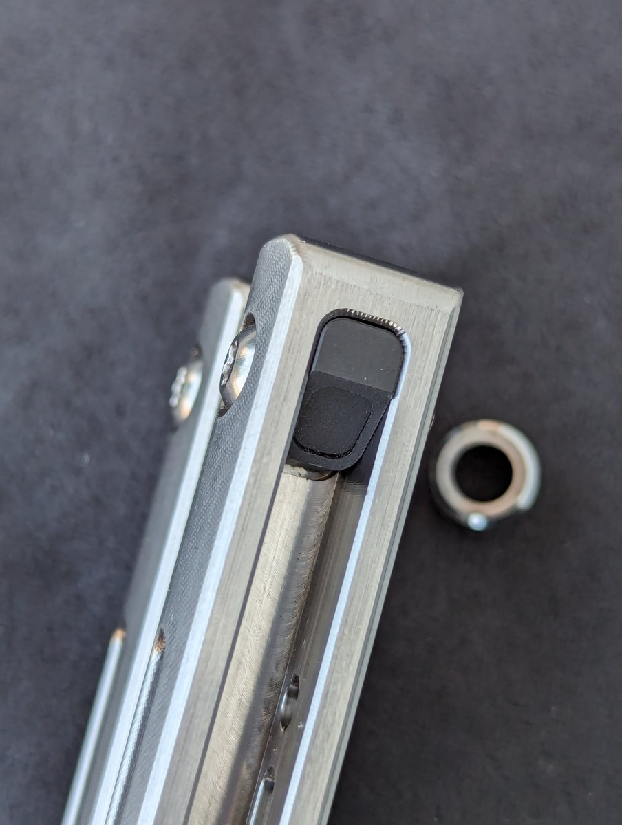 jimpydesigns's tweet photo. With the simple addition of a milled pocket inside the channel handle, the Mashin-TR can accept a variety of weight options including barrel spacers and block spacers [•<•] 
PREORDER NOW: https://t.co/ANMrUtJfes
#balisong #butterflyknife #balisongtrainer #jimpy #jimpyjapan https://t.co/tSmxkVLBcd