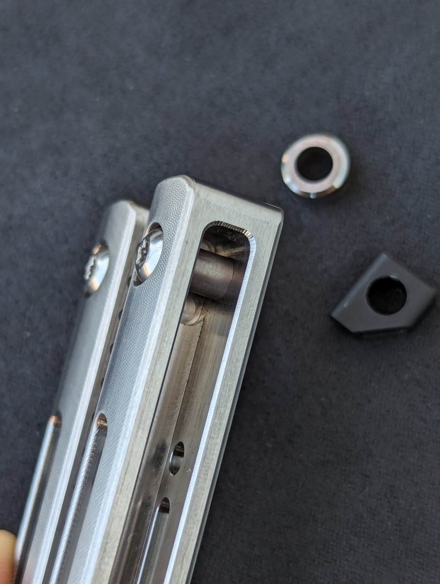 jimpydesigns's tweet photo. With the simple addition of a milled pocket inside the channel handle, the Mashin-TR can accept a variety of weight options including barrel spacers and block spacers [•<•] 
PREORDER NOW: https://t.co/ANMrUtJfes
#balisong #butterflyknife #balisongtrainer #jimpy #jimpyjapan https://t.co/tSmxkVLBcd