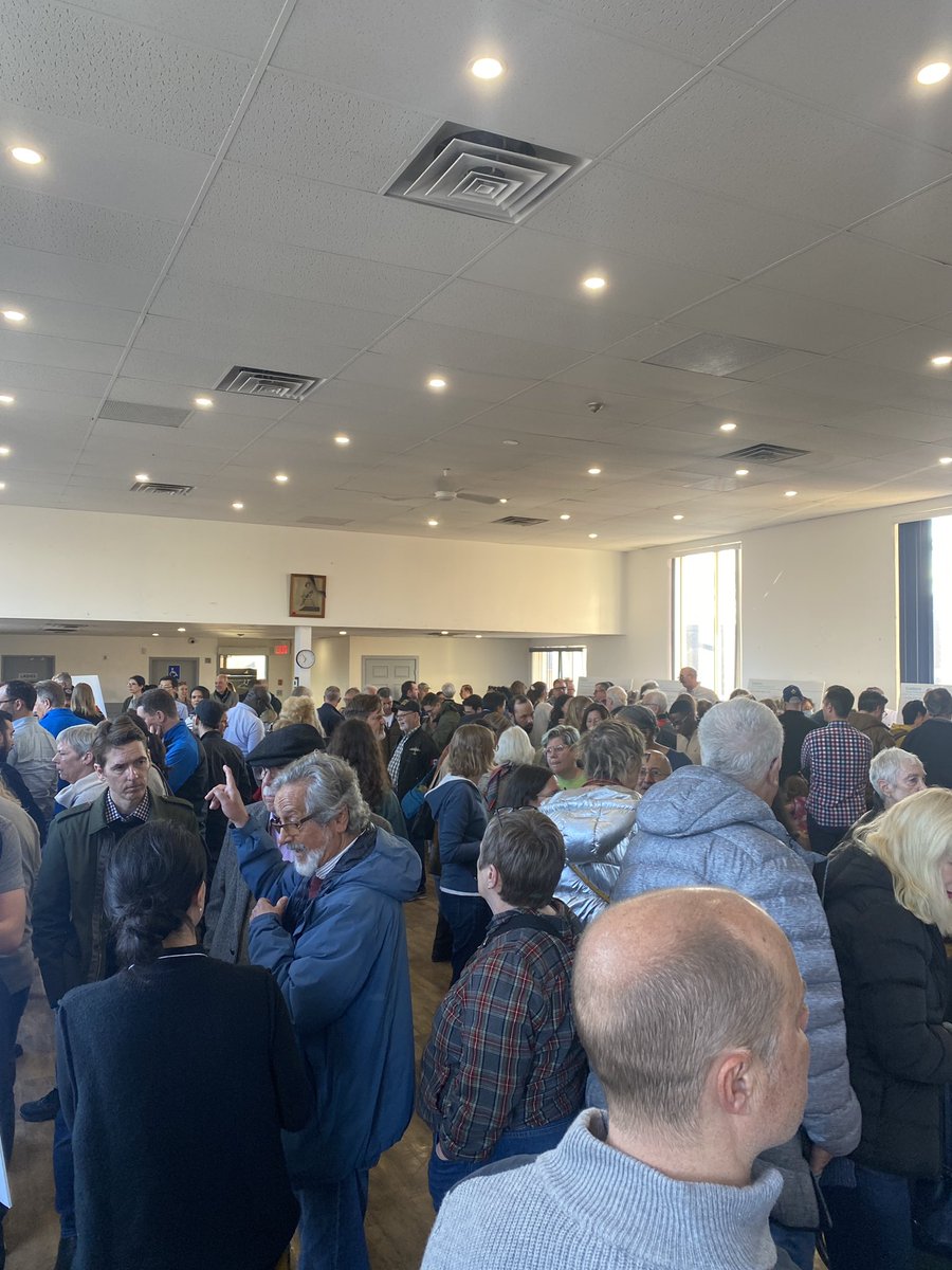 coflanns's tweet image. Full house today at the #Pape and #Cosburn #TOC