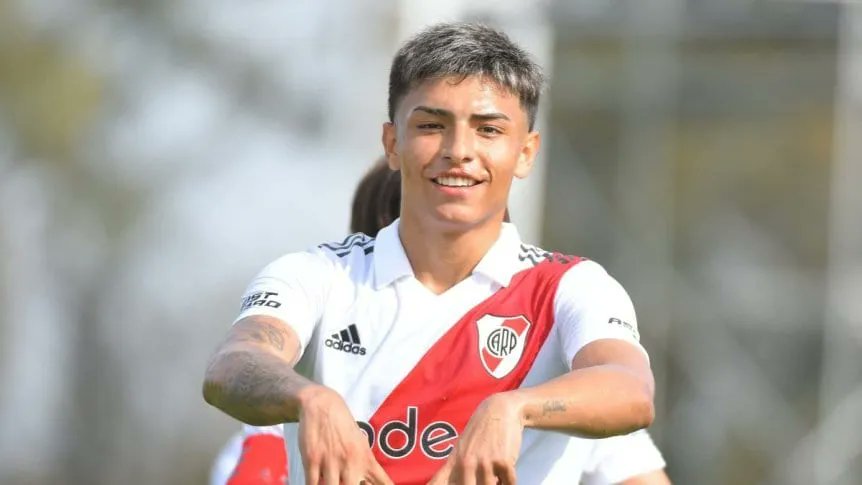 without_facesOk's tweet photo. Poner a Kranevitter para bancar el resultado es de cagón, están en River no en un equipo chico. No poner a Ruberto por Solari es una falta de respeto al pibe, el mejor de la Sub-17 y bota de oro. https://t.co/meKO5senlA