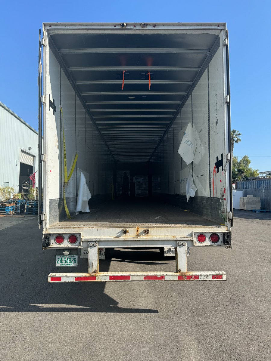FbaZoom's tweet photo. 🚚💥 Great News for Amazon Sellers! 💥🚚

Our 3PL warehouse is your one-stop solution for building and shipping FTL loads directly to Amazon’s fulfillment centers! 📦🔨

#FTLShipping #3PLServices #AmazonSellers #EcommerceShipping #PalletShipping #LogisticsManagement🚀📊 https://t.co/LzCinEdC5U