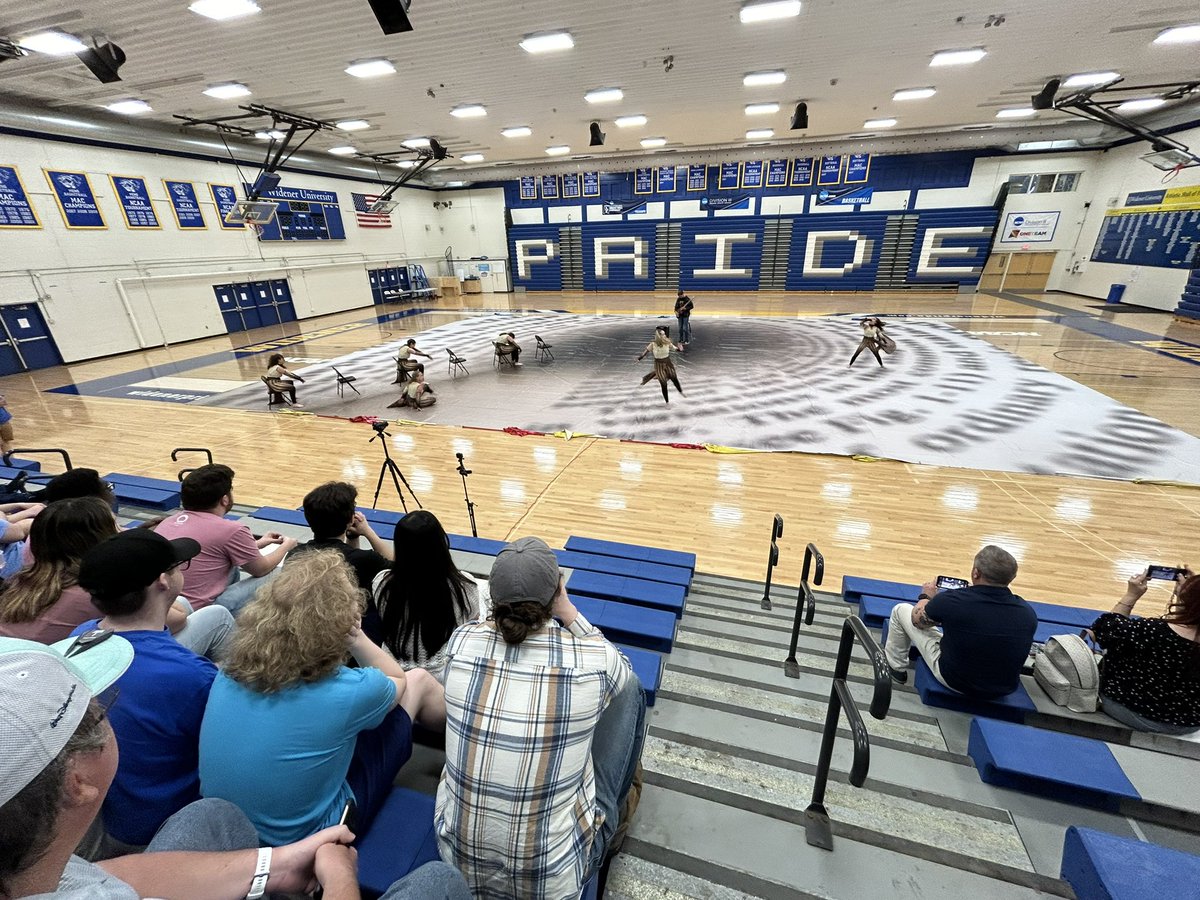 Iain_Moyer's tweet photo. A special afternoon as #ThePrideWinterguardOfWidenerUniversity presented their show to the #widenerband before their MAIN Guard Championships on Sunday! https://t.co/hxSSh0ROph