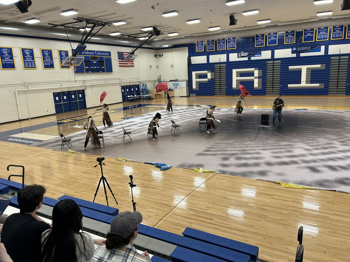 Iain_Moyer's tweet photo. A special afternoon as #ThePrideWinterguardOfWidenerUniversity presented their show to the #widenerband before their MAIN Guard Championships on Sunday! https://t.co/hxSSh0ROph