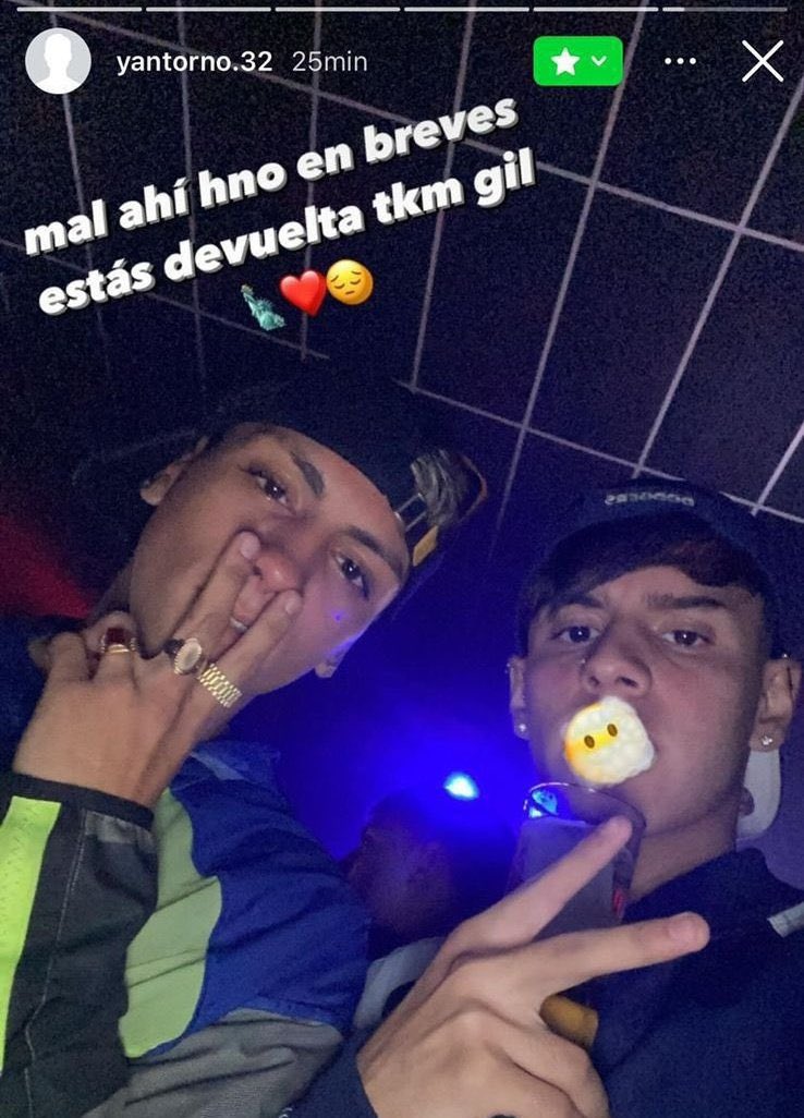 porqueTTarg's tweet photo. “Crimen”

Porque mató a un DJ que no quiso poner una canción, y ahora los amigos del asesino se lamentan de que su amigo vaya preso, sin mencionar a la víctima. https://t.co/T8WOYCA5gz