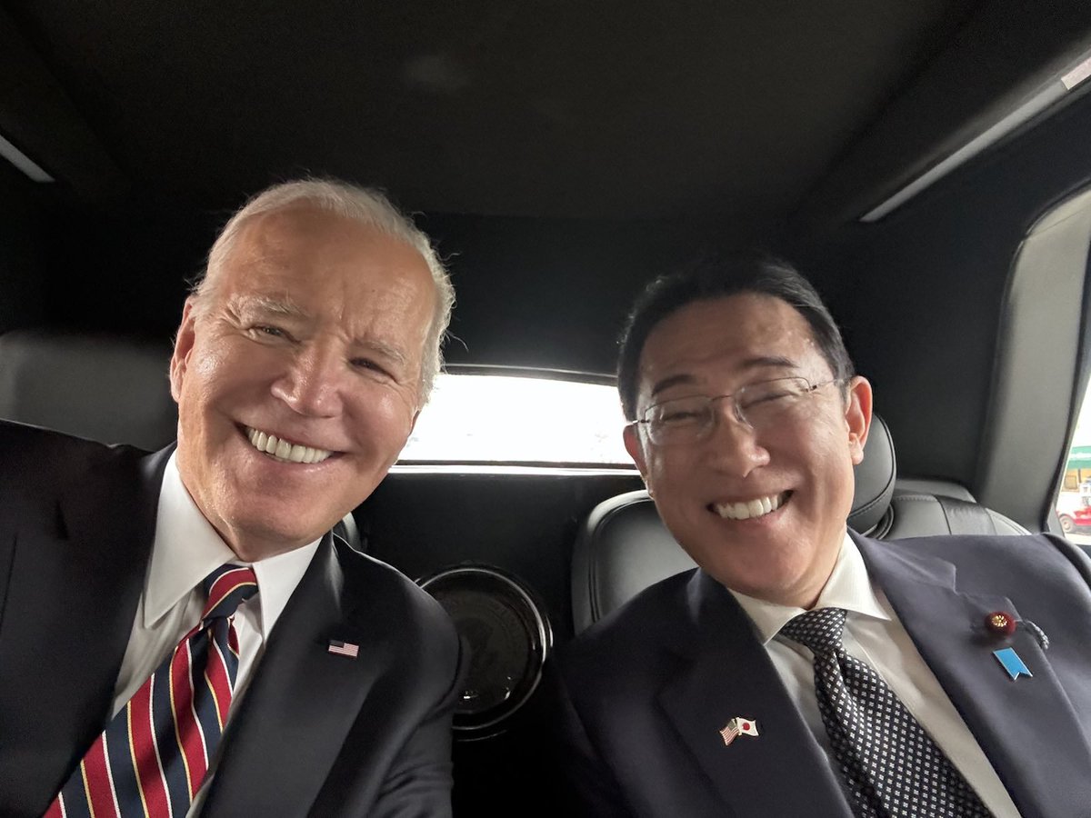 RyanLingo_'s tweet photo. Two leaders of the nation who colonized and killed hundreds of Filipino men, women, and children. Don't forget about that.😱🙄 https://t.co/ZY0KAh6O1a
