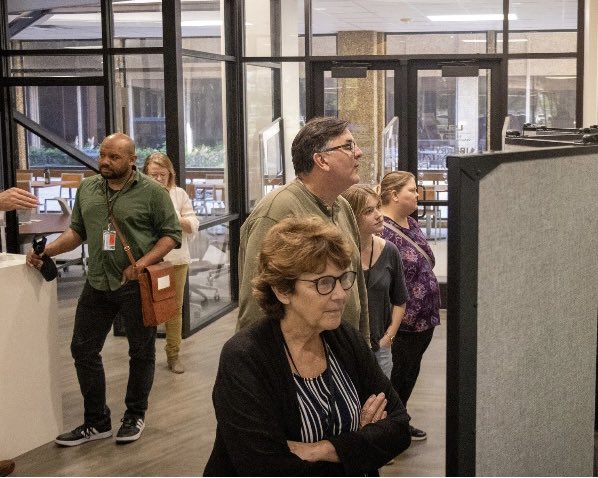 What a joyous celebration of art at the launch of “The Artwork of Pritam Singh,” in which our library @LSUVetMed is displaying 36 beautiful watercolor paintings by one of our talented #PAVE students until May 3 for all to enjoy! #CommunityEngagement #LSU #ScholarshipFirst #WeLead