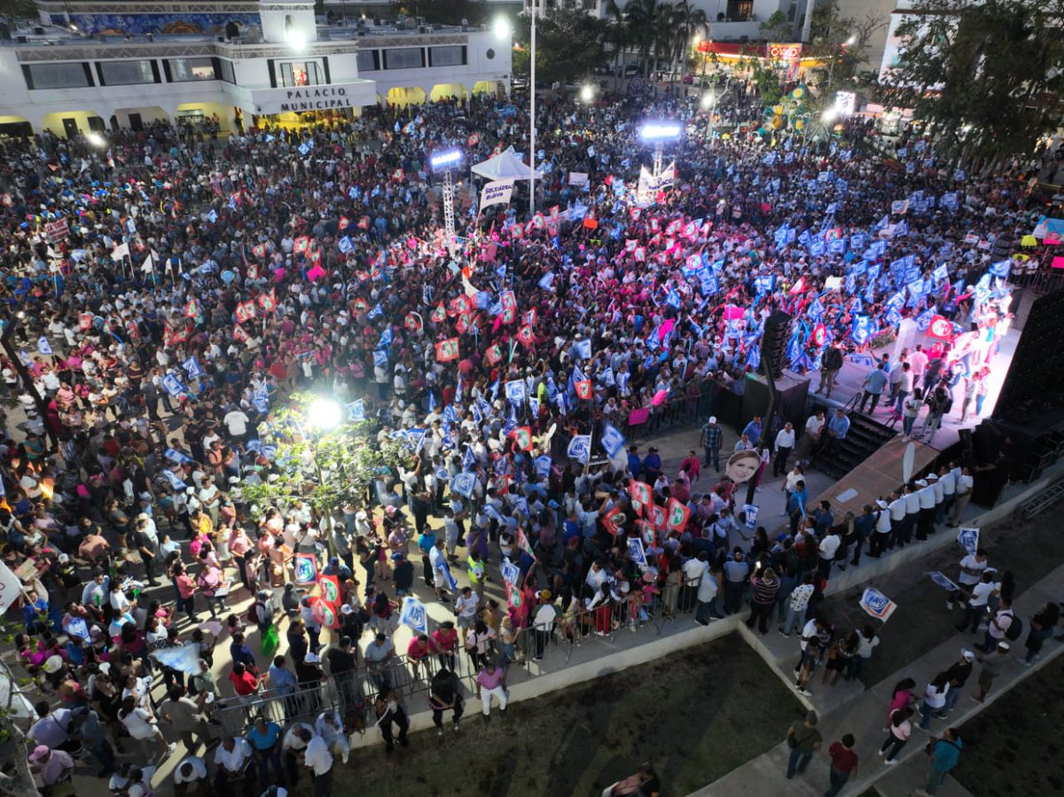 Así arranca campaña Lili Campos en Playa del Carmen. <a href="/LiliCamposM/">Lili Campos</a>