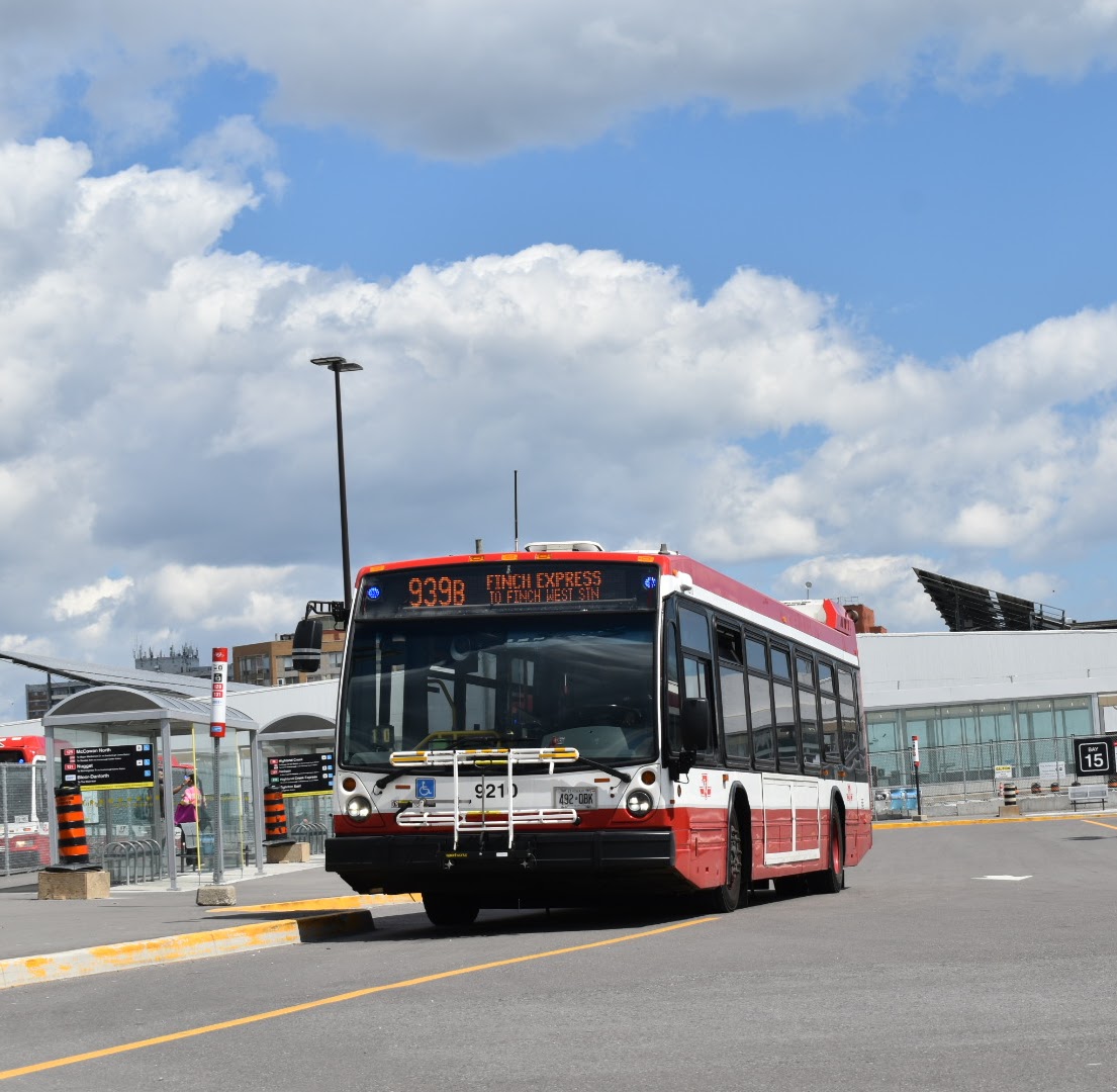 Abdullah_og's tweet photo. Another few shots of some #TTC buses from today. 
Shout out to the 25 operator for the cool pose. (He was fully stopped) https://t.co/W2c7fjcvdX