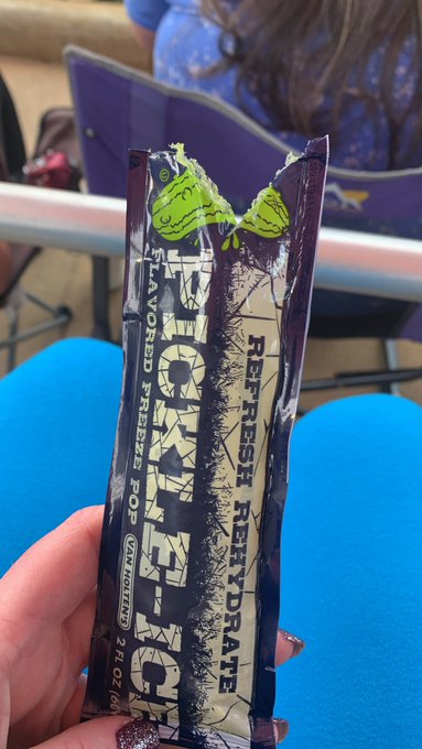 On a mission to be the hottest mom at the softball games 😎 https://t.co/SGsz2H4MVI