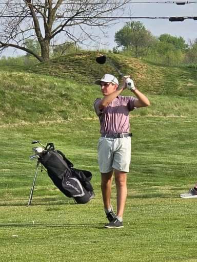 GSBoysGolf's tweet photo. 🚨RECORD BREAKER🚨
The boys golf team shot a 141 at Cambridge tonight. Congrats to Peyton Blackard for beating the school record for the lowest nine hole round. 

P. Blackard  29
O. Droste    35
D. Rij             37
W. Redden 40
D. Maurer   40
M. Gilles     40 https://t.co/VLGot7N3Hk