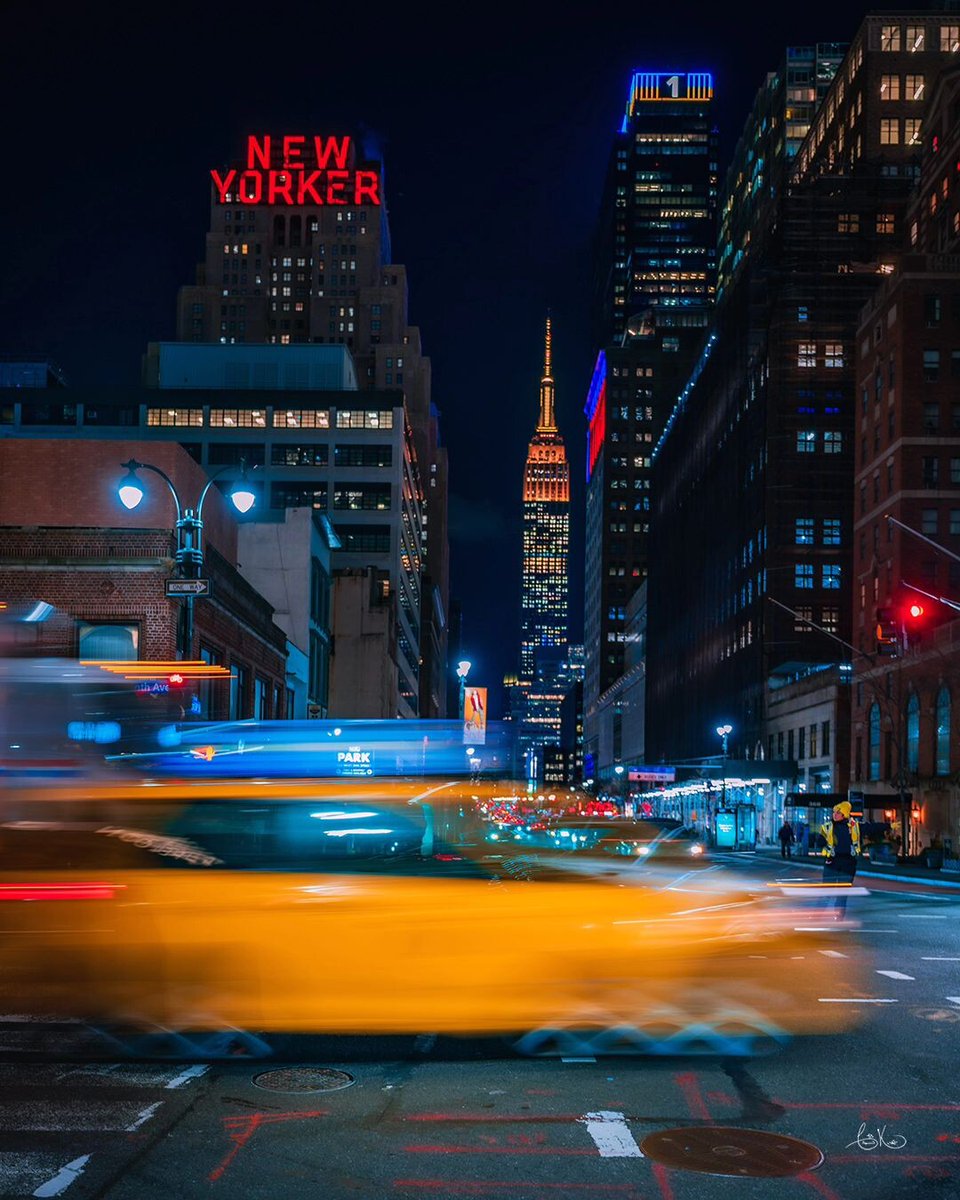 EmpireStateBldg's tweet photo. Orange you glad to see me?

📷: crown_4dking/IG https://t.co/OipPNfgQVz