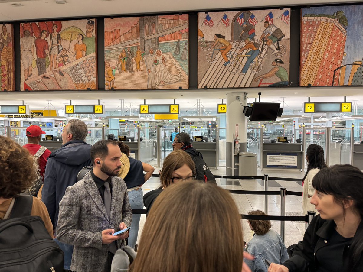 akhilravitweet's tweet photo. @JFKairport Pathetic Service, Despite landing an hour ago. The immigration line is miles away. Hv been waiting for more than an hour and looks like the queue is gng to take few more hours to clear.  Pls look into it @JoeBiden @realDonaldTrump @narendramodi @DHSgov @DrSJaishankar https://t.co/MnIkm8DdAc
