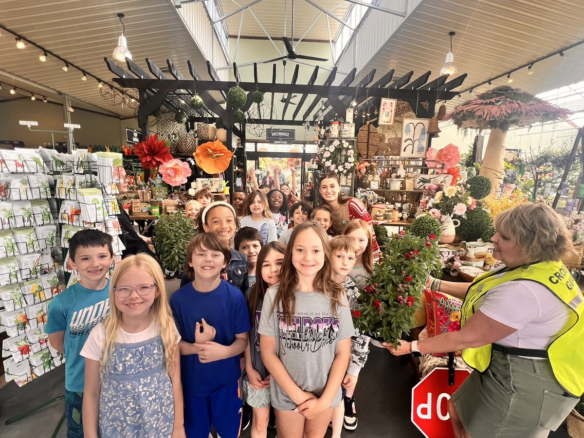 MrsCraft_RV's tweet photo. Today we learned about various plants and the different conditions they need in order to survive. Thank you Family Tree Nursery for welcoming us. It was a fun, educational morning. I’m pretty sure I have some future botanists in my classroom.🌺 @RVRoadrunner @LIBERTYSCHOOLS https://t.co/5y8lsODPG4