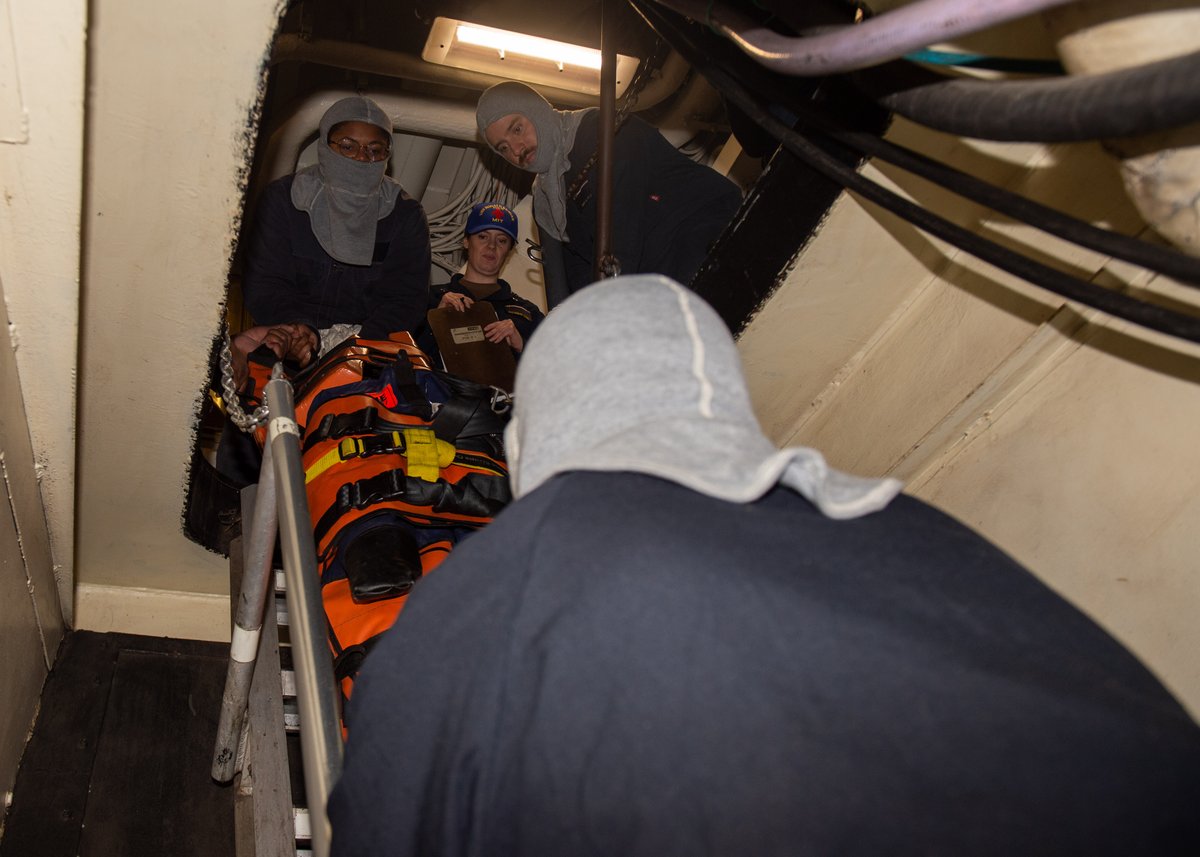 Sailors participate in a general quarters drill aboard the U.S. Navy’s only forward-deployed aircraft carrier, USS Ronald Reagan (CVN 76). 

#USNavy | #OperationalReadiness