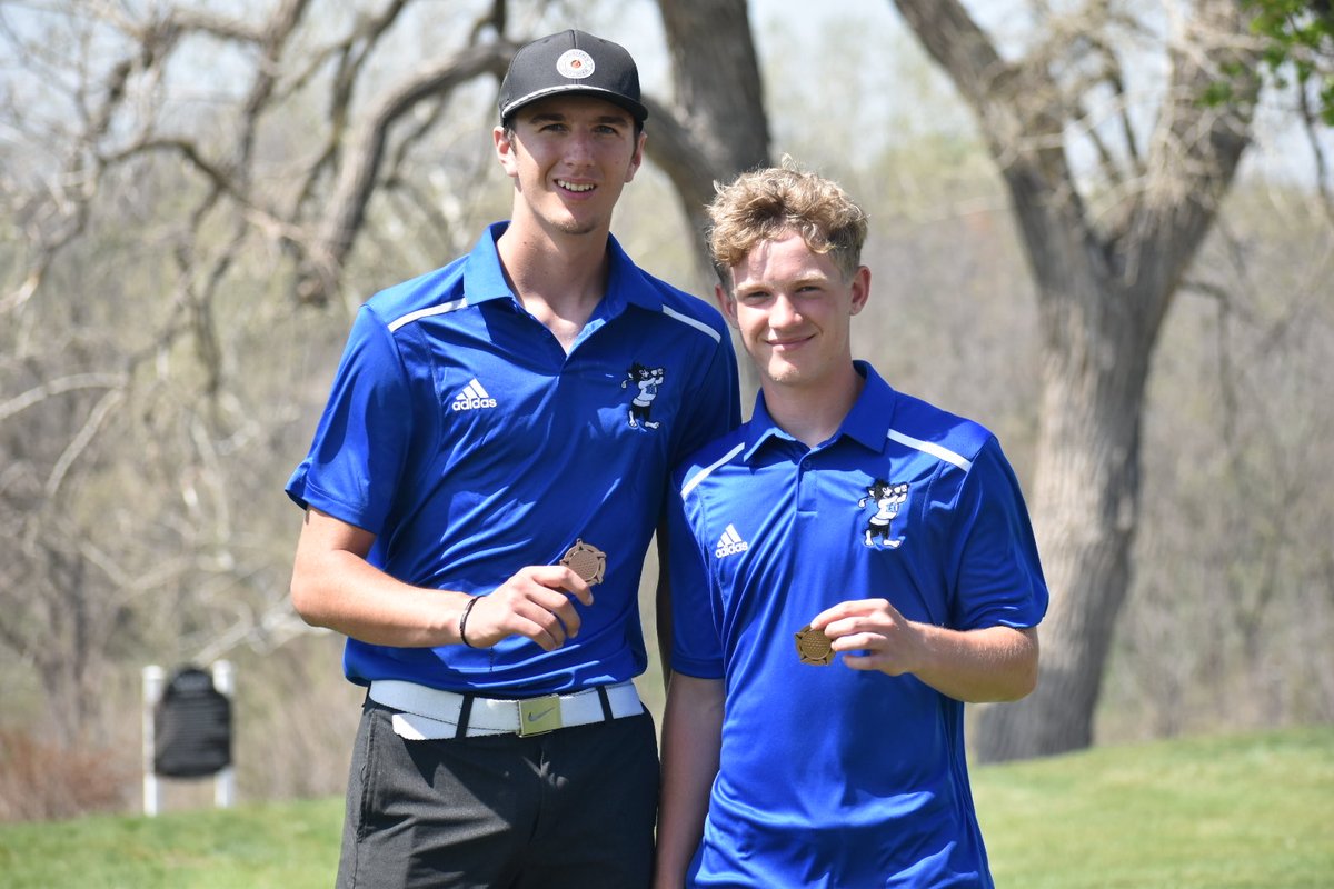 Hard week of practice pays off! 18 stroke improvement from a week ago at Sabetha. Team narrowly missed 2nd place medals, finishing 6 strokes behind NC. Congratulations to Brody Meyer medaling 5th with 82 &amp; Korben Fox 6th with 83.

Full Results:
highschoolgolfscores.com/ks/teamresults…

💙🏌️‍♂️⛳️