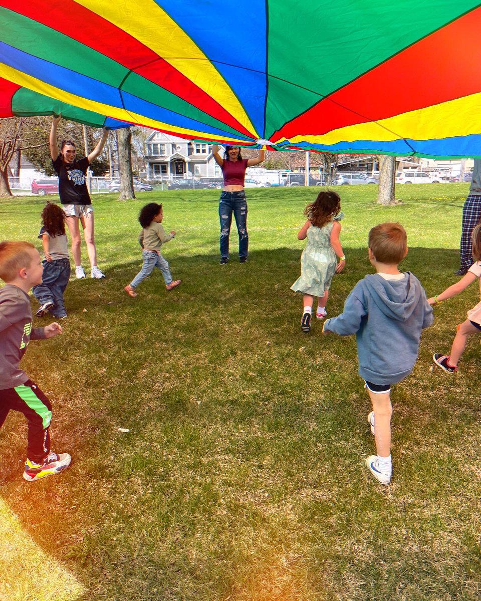 Sara Consdorf tweet media