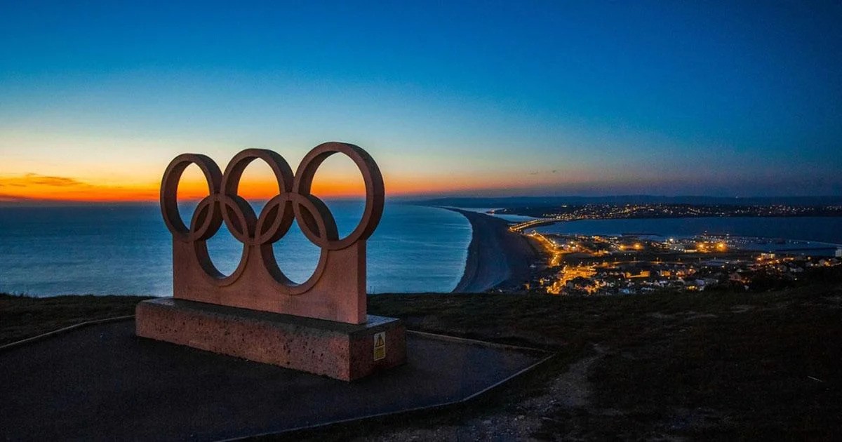 “Know all the unknown facts about the 2024 Olympics.” 🟩 2024 is a leap year, which means a very exciting thing in the sports world: it's an Olympic year! But many do not know where it will be held. ✅ Read more: traveljoyfully.com/where-will-the… #Paris2024 #OlympicCityParis #Paris