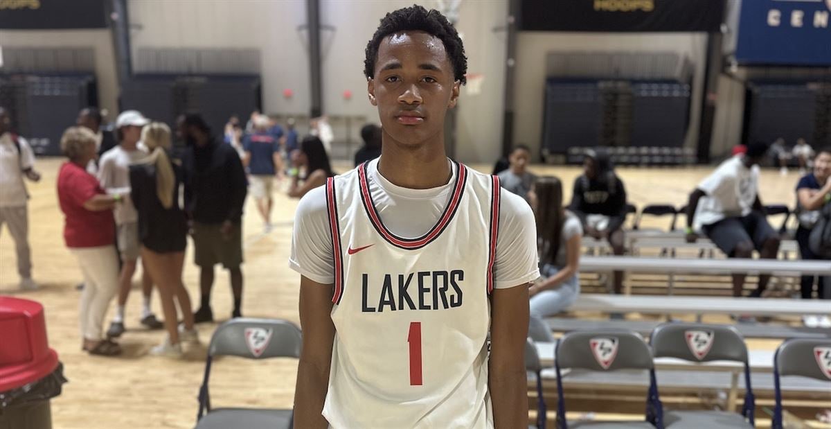 𝟯𝗦𝗦𝗕 𝗦𝗲𝘀𝘀𝗶𝗼𝗻 𝟭 𝗡𝗼𝘁𝗲𝘀📝 👤Brandon Bass Jr (2026) 🏀Southeast Elite The 6’4” guard put up some big numbers in the scoring column throughout the weekend in Omaha. Possesses a smooth release point, strong instincts off the ball, and he can get hot quickly.