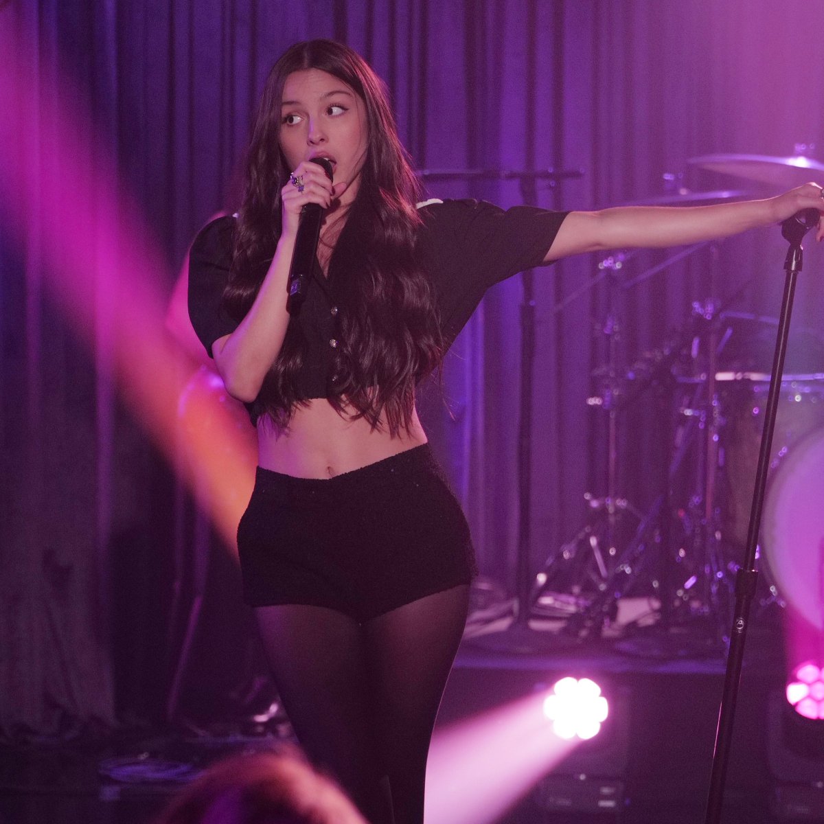 oliviaonspotify's tweet photo. "ballad of a homeschooled girl" (117.4M) has surpassed "logical" (117.3M) and is now the 9th most-streamed song from GUTS on Spotify. https://t.co/sRlmGkLp4J