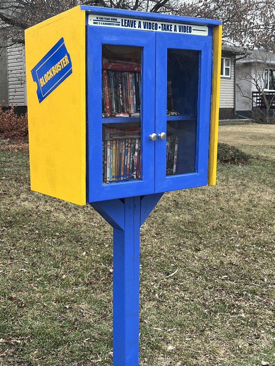 Someone made a little free Blockbuster in Canada.