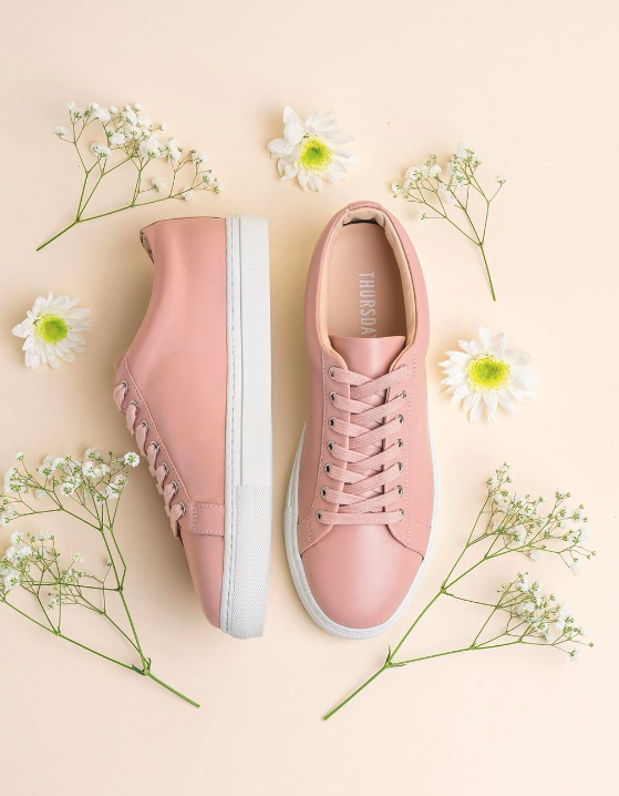 ThursdayBootCo's tweet photo. Sweet As Can Be π·π€
πΈ: @nycasher
#SpringSneakers #PinkSneakers #WomensStyle #LeatherSneakers https://t.co/PngrfxG8G8