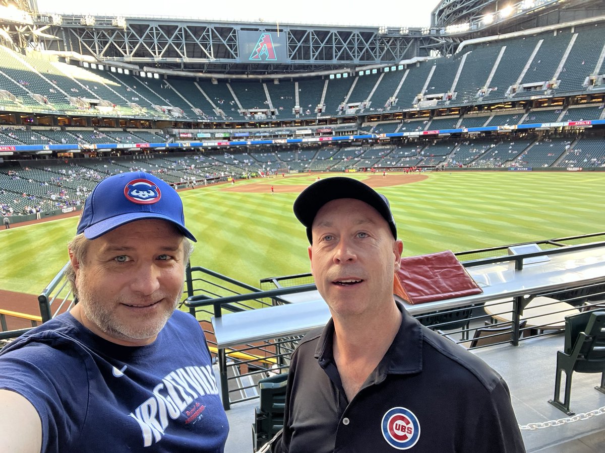 PetersonArch's tweet photo. #dbacks #whatafan https://t.co/x6kwdanvmb
