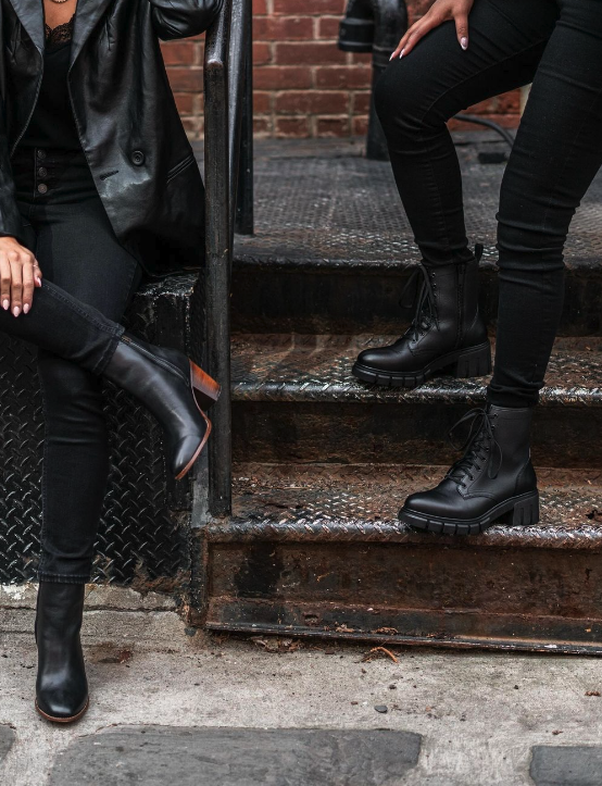 Coordinating Outfits & Boots 👯‍♀️🤗
📸: @cuffington
#ThursdayBoots #NYCStyle #StreetStyle #BlackBooties #LeatherBoots #WomensStyle #SpringOutfitIdeas #GirlFriends