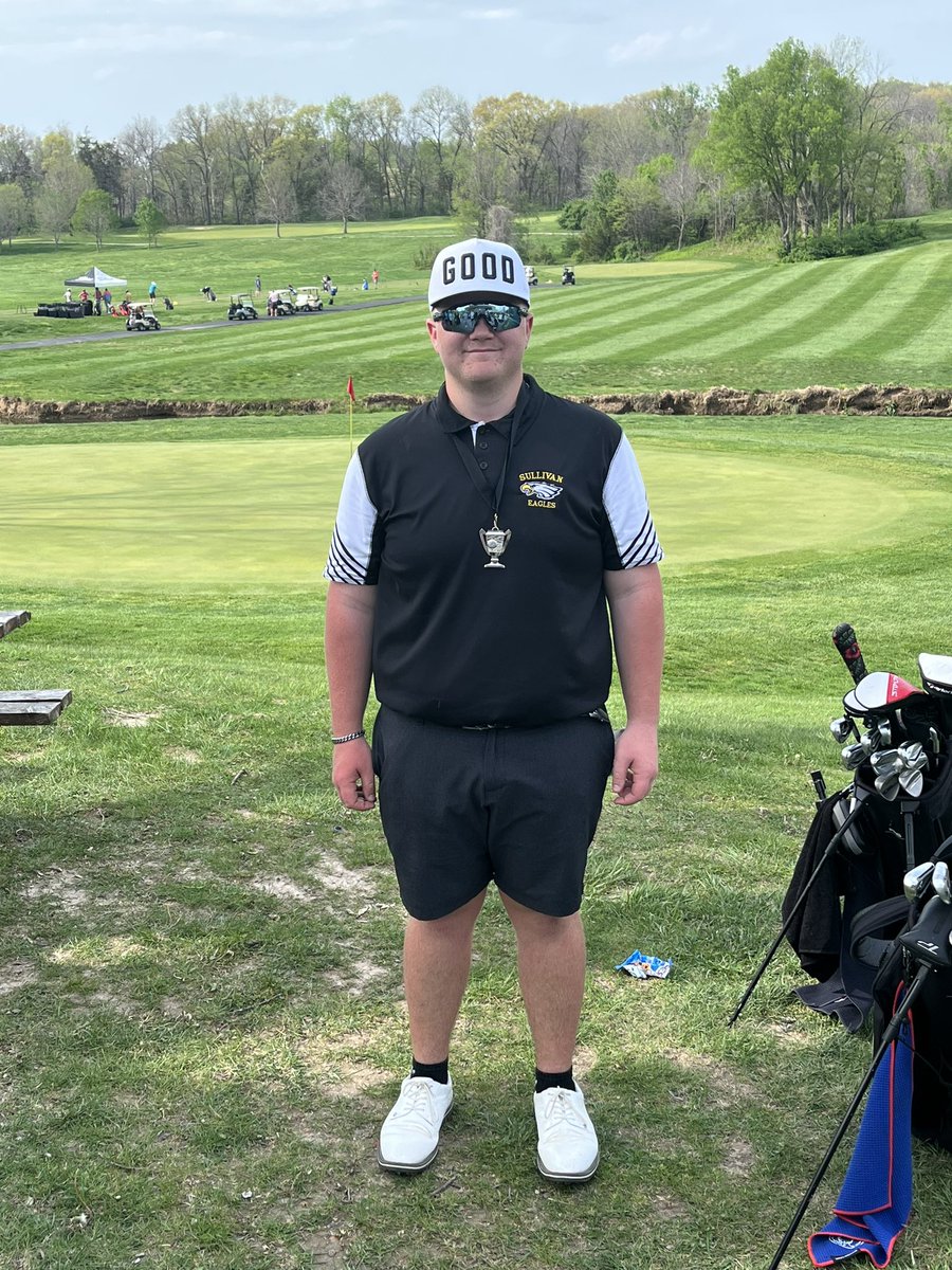 sullivaneagles's tweet photo. Eagles Golf competed today in the inaugural 6-team Franklin Co. Cup.  Congrats go to Easton Purvis who shot 78 and placed 2nd.  Easton was tied after 18 holes, but unfortunately lost on the third playoff hole.  Carsen Dudley also placed 10th with an 88. https://t.co/B4FzUGblwx