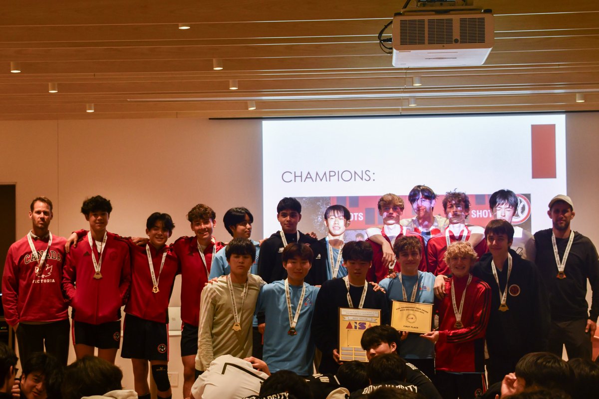 Yokohama International School tweet media