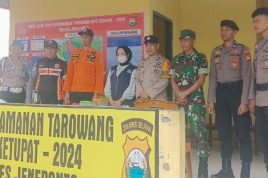 Personel Gabungan TNI-Polri Dan Instansi Terkait Di Jeneponto Siaga Di Pos Terpadu Ops Ketupat 2024