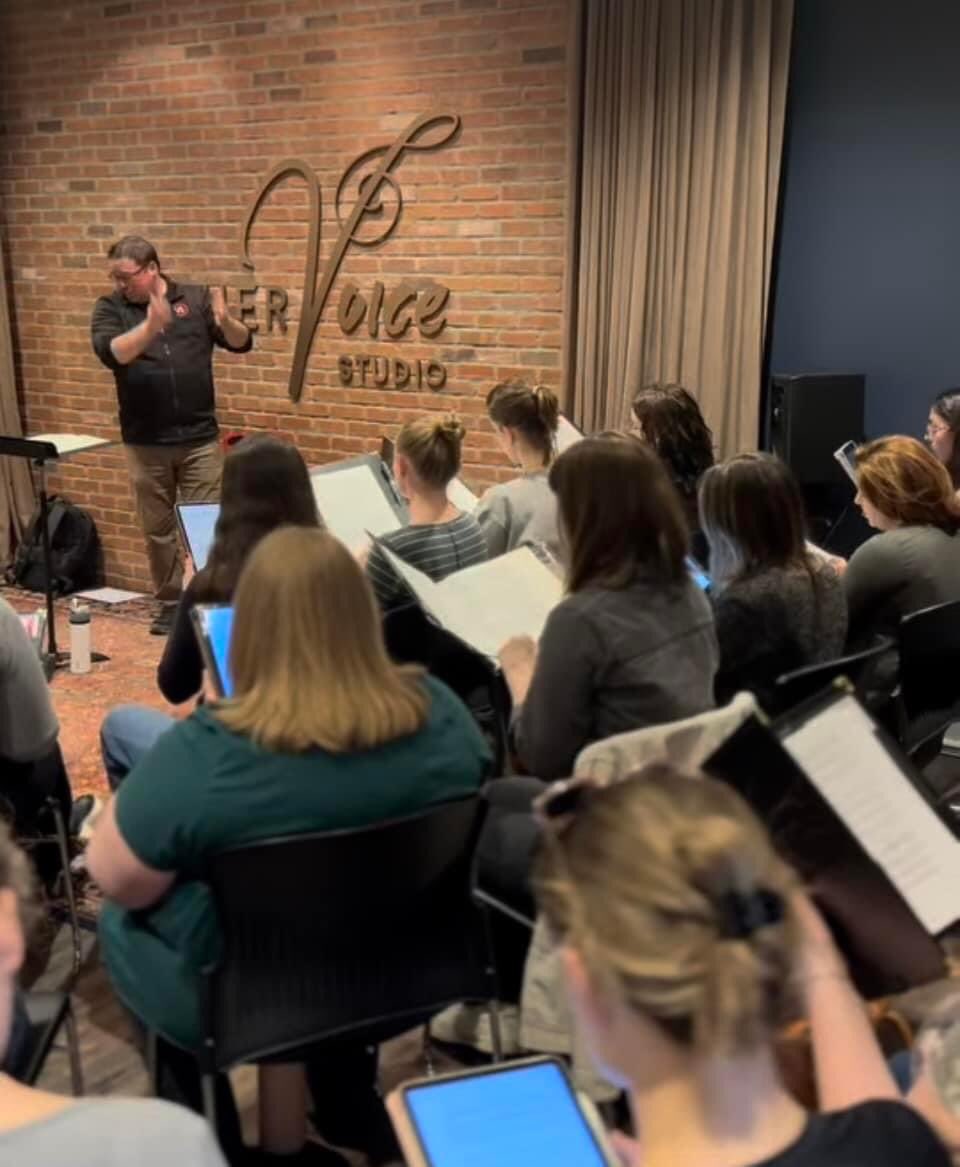 Big thanks to @VocesSolis for inviting us to be a part of the incredible ‘Mercy on this Refuge’ concert Sunday afternoon 🎶 

It was an honor partnering w/ you &amp; @KassiaEnsemble.  The concert was truly something special &amp; we’re beyond grateful for the money you raised for us   ❤️