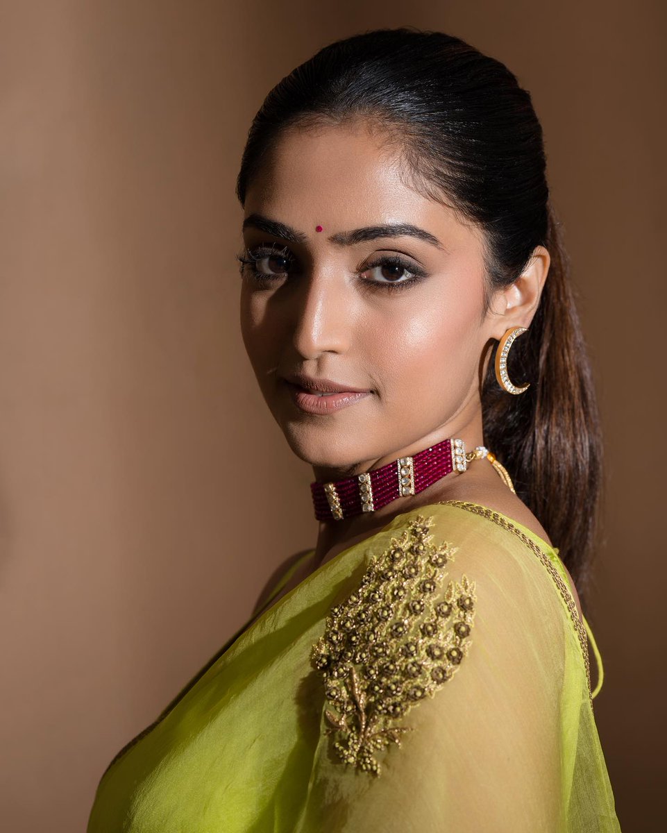 Gm 🌻 friends
@Reba_Monica 
#rebamonica
#bigil