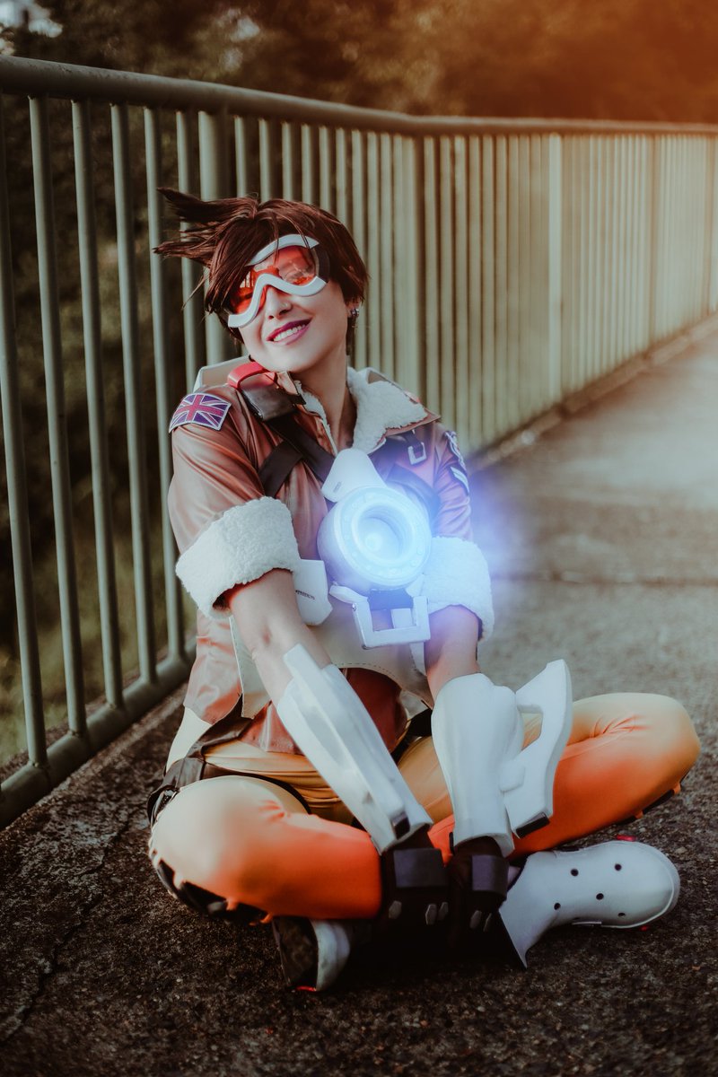 Helloooo~
--
Tracer by me
Photo by @ronaldoichi
#Overwatch #Cosplay