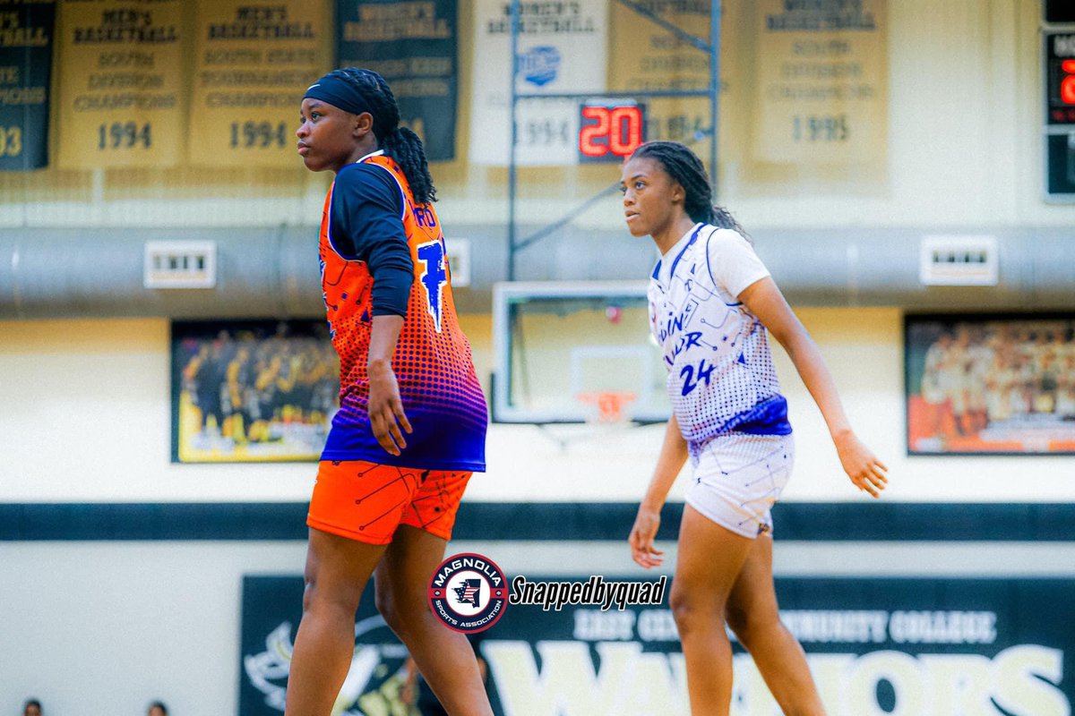 BreWard2026's tweet photo. Great weekend with some of my best friends and district opponents.  @MagnoliaAllstar @3tysonn @laylahjohnson24 @CailiMc2026 @Ahmya2026 https://t.co/MQKBM7DdUY